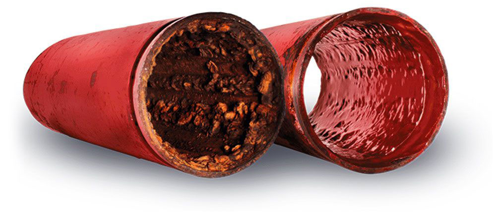 Before and After image of a pipe repaired using NUFLOW Redline solution
